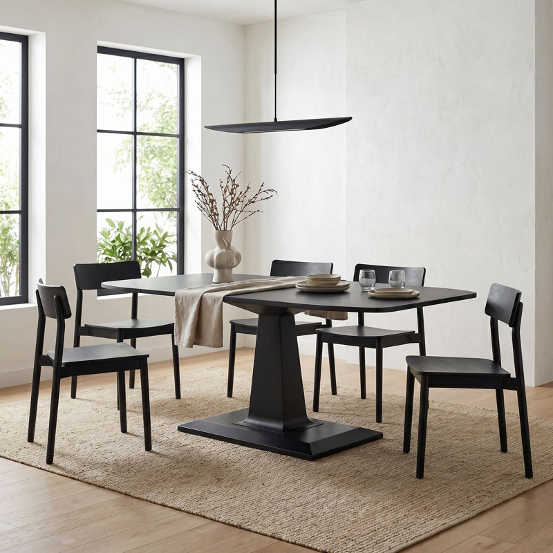 Amboss Dining Table
