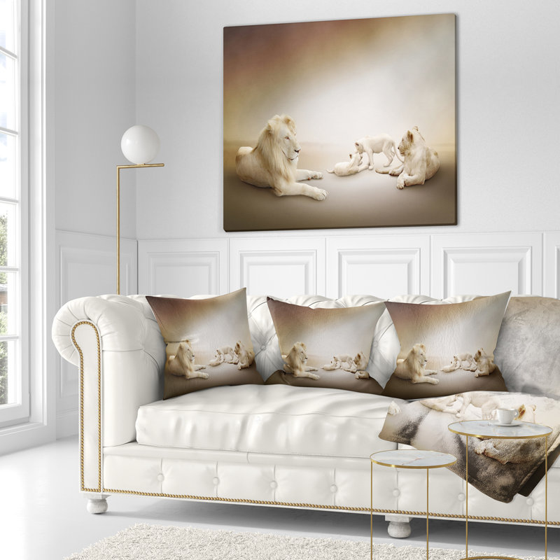 Famille de lion blanc - coussin imprimé animal, 16 po x 1 po, Coussin décoratif
