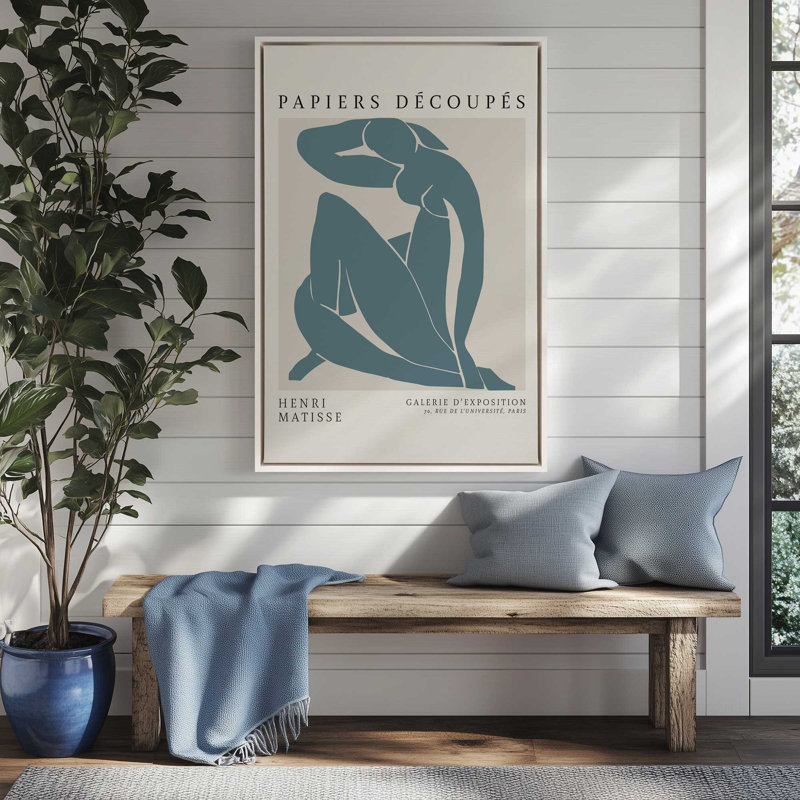 Matisse's Nude II en bleu minuit, H 30,75 po x l 20,75 po x P 1,75 po, Cadre flottant or poli