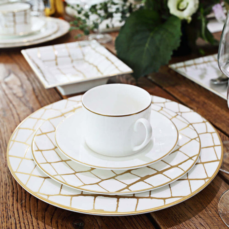 Alligator Fine Bone China Dinner Plate