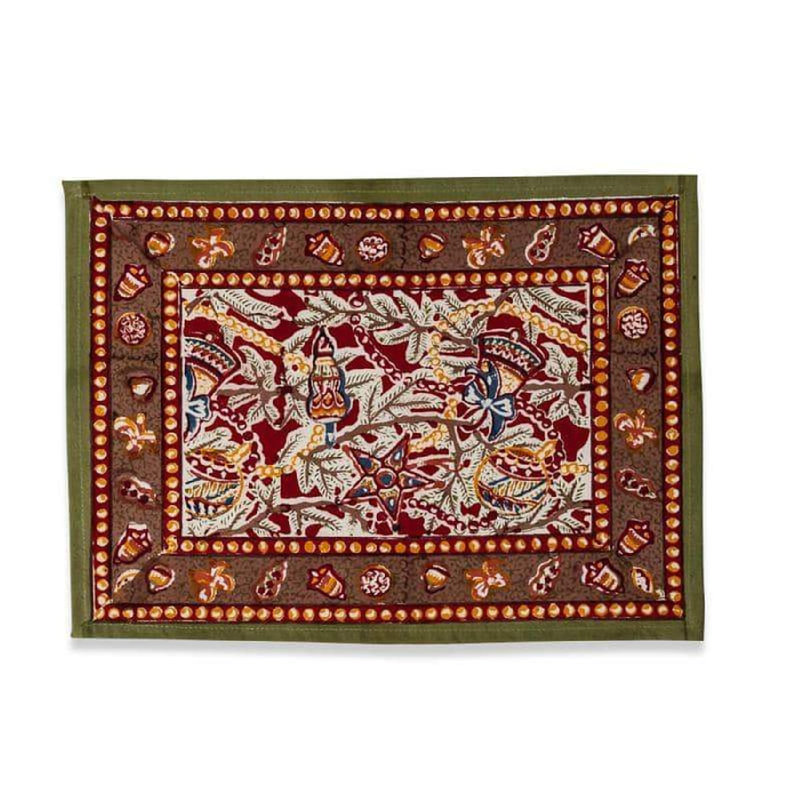 Woodbridge Green/Red/White Placemat 15" x 18"