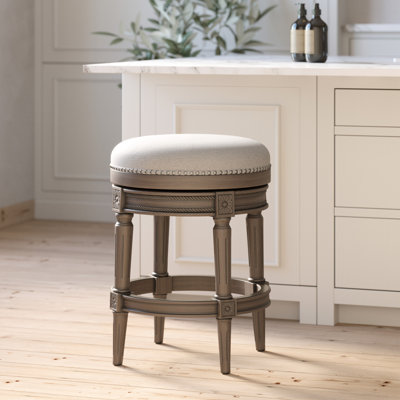 Tabouret gris patiné avec dossier pivotant à 360 °, hauteur personnalisable, garniture cloutée appliquée à la main et glissières en plastique, pour les espaces de divertissement Siège pivotant en bois réglable de 31 po / 26 po
