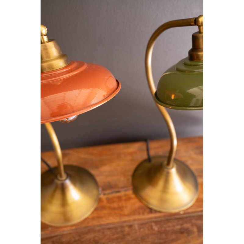 Lampe de table Kalalou en laiton antique avec abat-jour en émail vert - hauteur 19 po