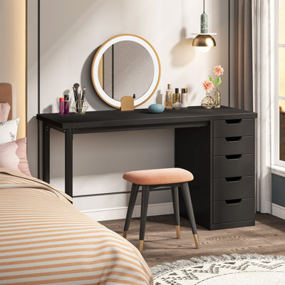 Bureau 47 po avec 5 tiroirs
