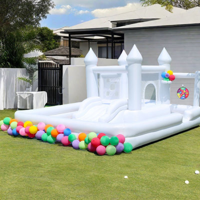 Jeu gonflable blanc de 13 pi x 12 pi avec ventilateur, piscine à balles, jeu gonflable pour enfants, château gonflable pour la cour familiale, idéal pour la cour, les événements, les fêtes, les mariages, les cadeaux pour enfants