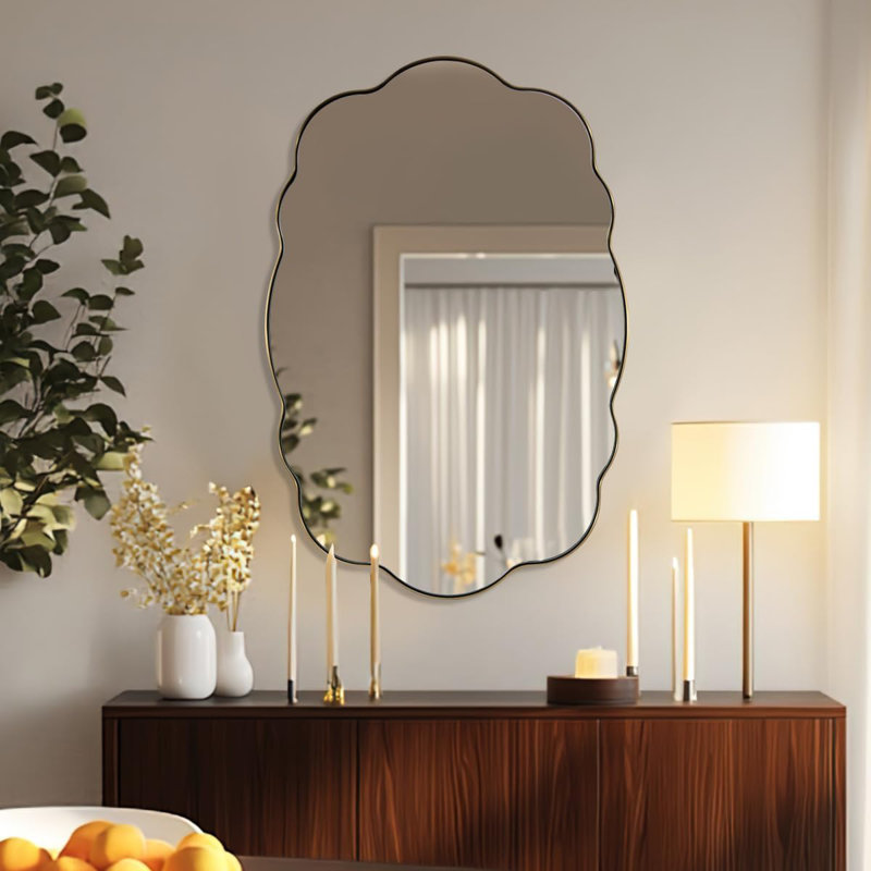 Miroir de salle de bain contemporain ondulé ovale festonné | Cadre en acier inoxydable, Or brossé, 36 po x 24 po