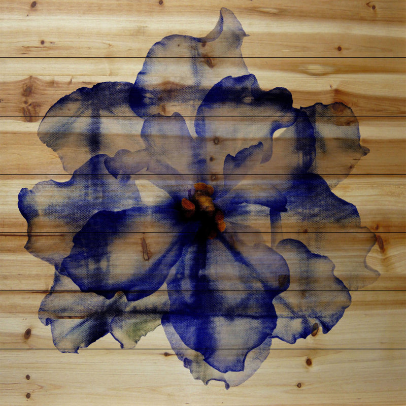 « brillante blue pétales » par parvez taj,, reproduction d’art sur bois de pin naturel, H 40 po x l 40 po x P 1,5 po