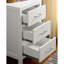 Lit mezzanine simple transitionnel avec huit tiroirs, trois grandes tablettes attachées et structure en bois, blanc