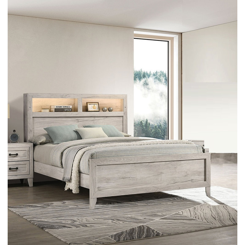 Très grand lit pratique avec tablettes de tête de lit et éclairage, idéal pour les chambres modernes à la recherche de confort et de fonctionnalité