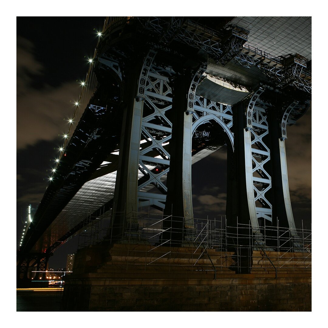 Strukturierte Fototapete New York Manhattan Bridge at Night