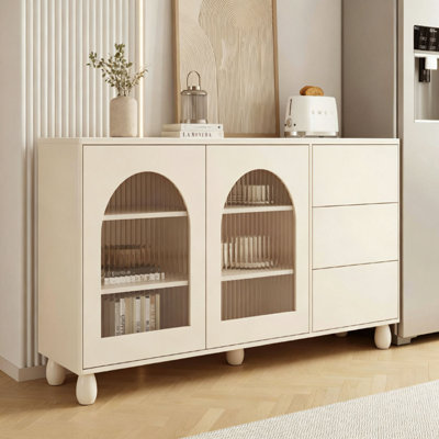 Armoire de rangement minimaliste de couleur crème
