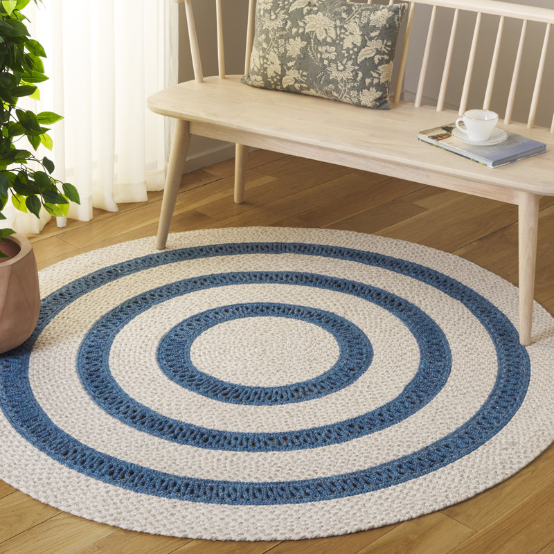 Braided Hand Woven No Pattern Indoor Rug, 5'-0" x 5'-0" Round