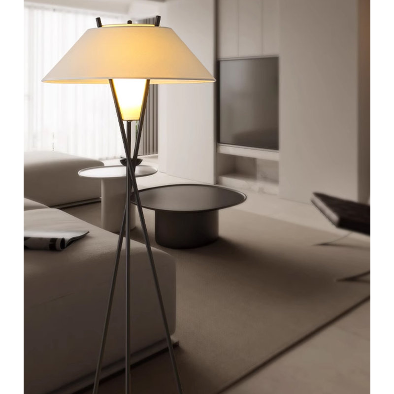 Luminaire trépied à abat-jour en tissu