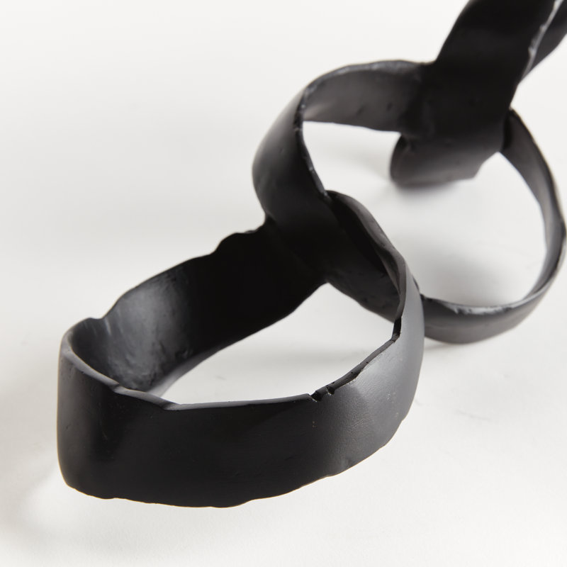 Sculpture à maillon de chaîne abstrait en aluminium coulé au sable en noir
