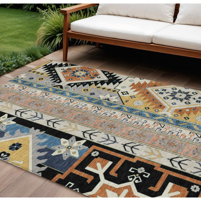 Tapis noir lavable intérieur / extérieur 8 pi x 10 pi Aztec