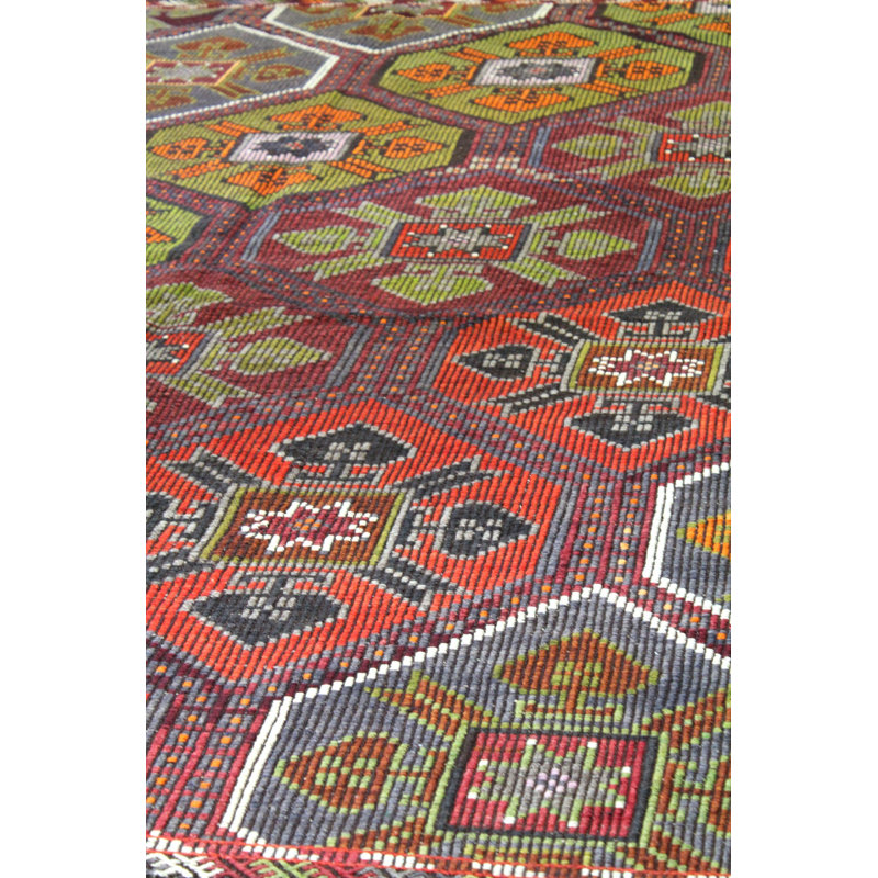 Tapis unique rouge / framboise / vert 6 pi 5 po x 10 pi 1 po Jijim