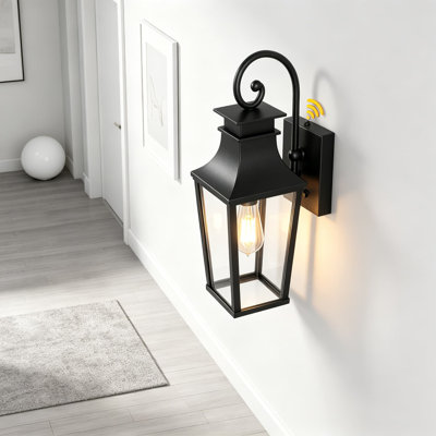 Applique murale d'extérieur de couleur crépuscule à l'aube ALVime, luminaire d'extérieur noir mat de 17 po pour maison, porte d'entrée, porche, patio, garage, base E26, verre transparent haute résistance, capteur photoélectrique intégré