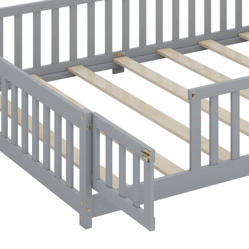 Lit grand format avec clôture, porte, lit en bois d'hévéa avec garde-corps de sécurité, Gris