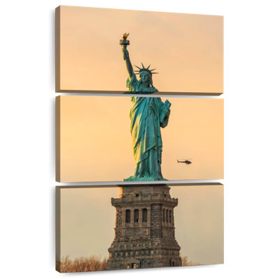 Masam Statue Of Liberty In New York