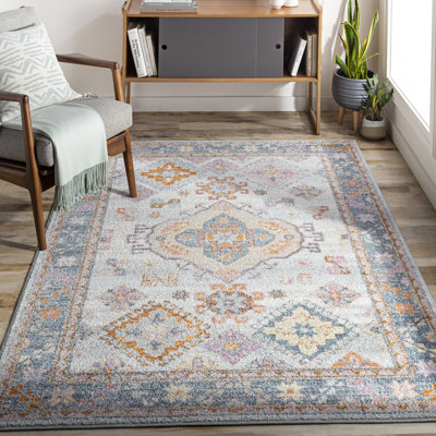 Tapis oriental Annika avec médaillon central
