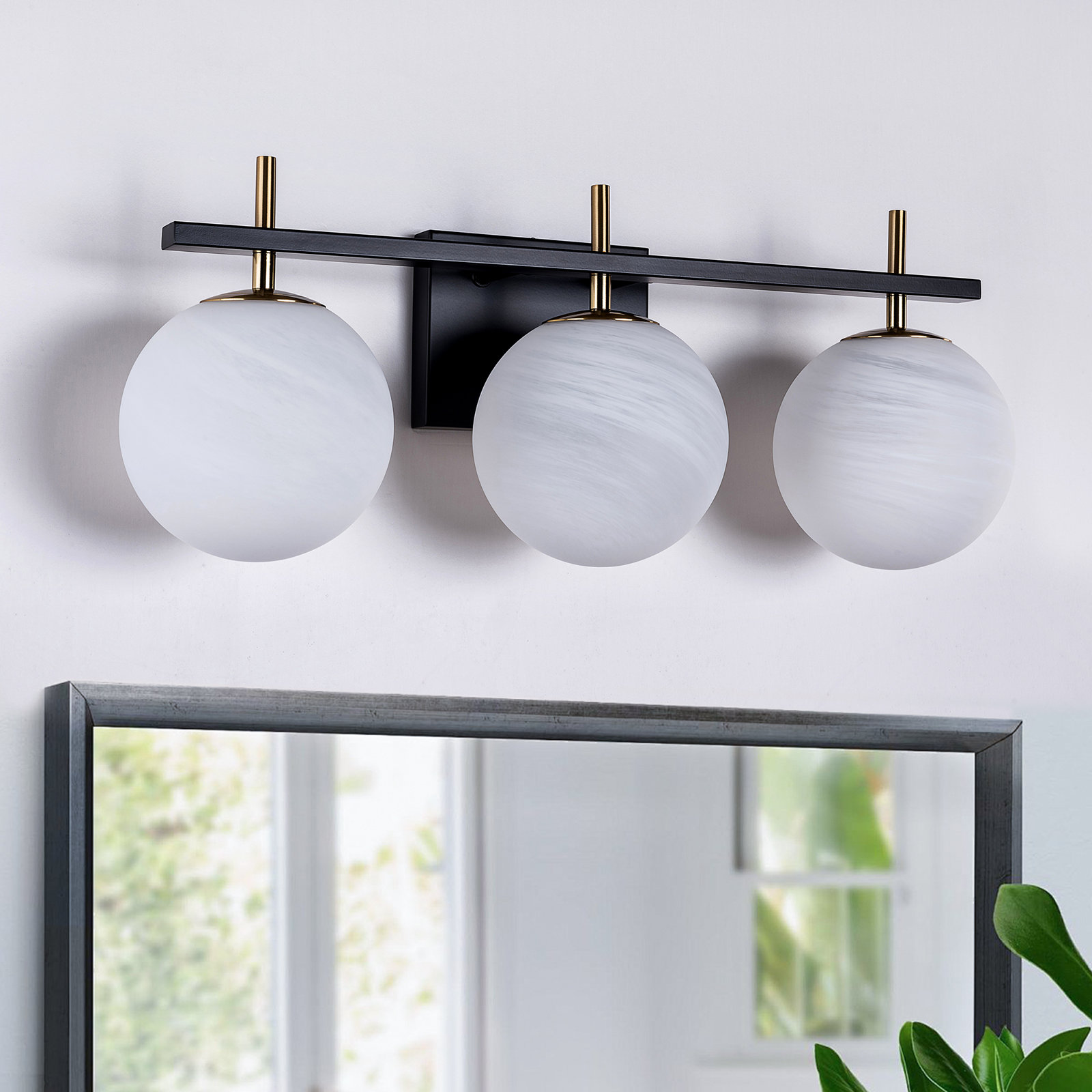 Lio Vanity Light, Matte Black/ Polished Gold, 3