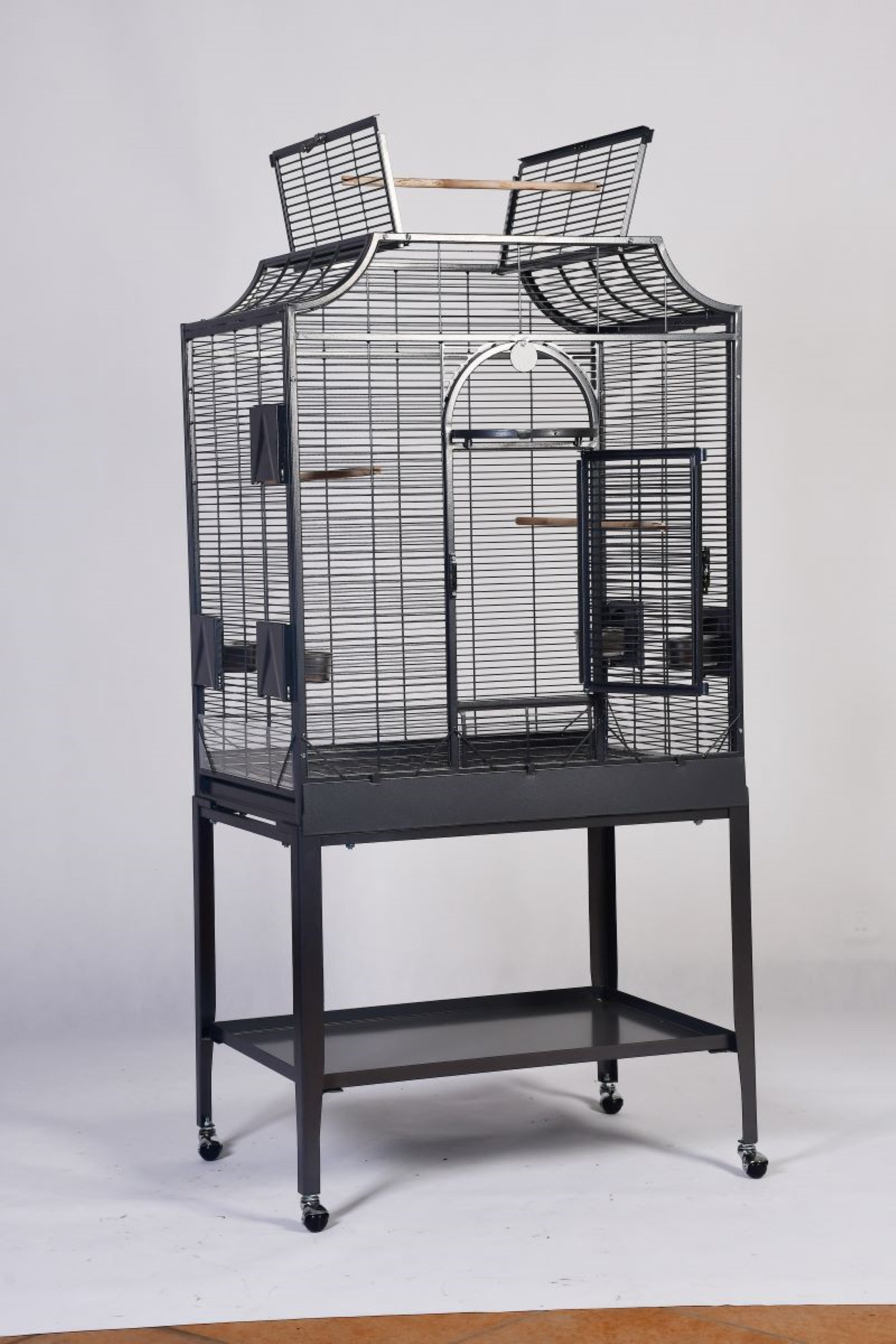 Archie & Oscar™ Elinor 55 Iron Victorian Top Floor Bird Cage with