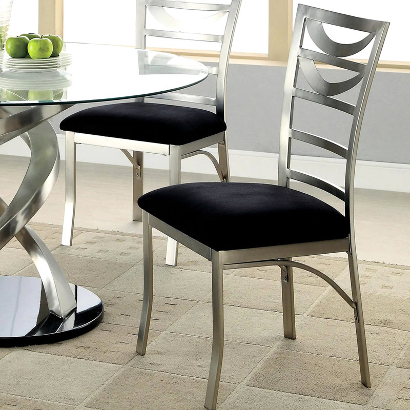 2 chaises d'appoint noires en microfibre avec siège rembourré et dossier en métal argenté pour un repas artistique noir + argent - siège, style