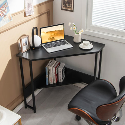 Bureau d'angle avec prises encastrées Montsalas
