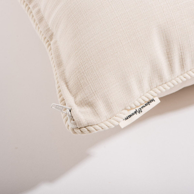Lumbar Indoor / Outdoor Pillow Cover & Insert