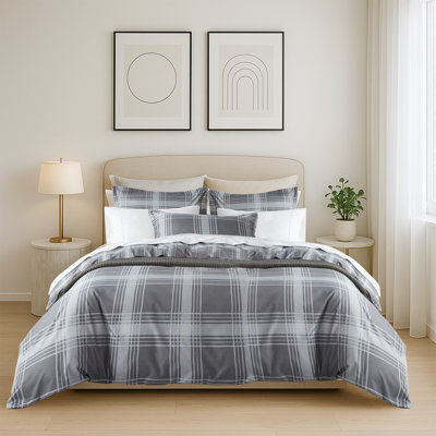 Haffa Microfiber Duvet Cover Set with Pillowcases Included