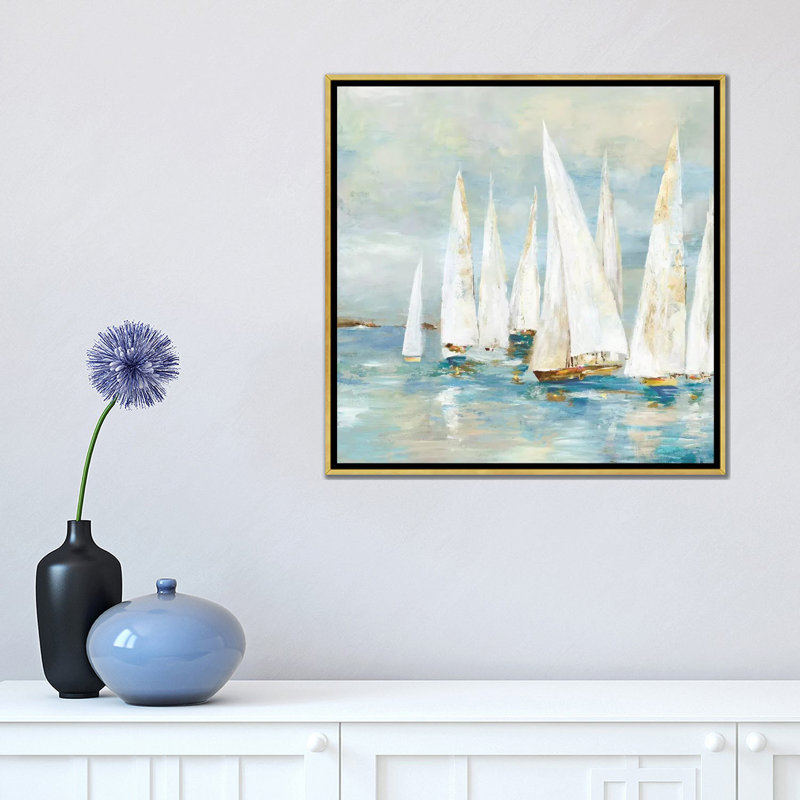 Voiliers blancs de Allison Pearce, reproduction d’art, H 18 po x l 18 po x 1,5 po, Toile encadrée d'or, Pas de tapis