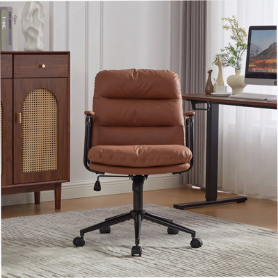 Chaise de bureau, chaise de bureau à dossier moyen avec roulettes et accoudoirs Fauteuil ergonomique pivotant en cuir de polyuréthane avec accoudoirs rembourrés, le dossier de la chaise peut s'incliner à 40 ° (brun)