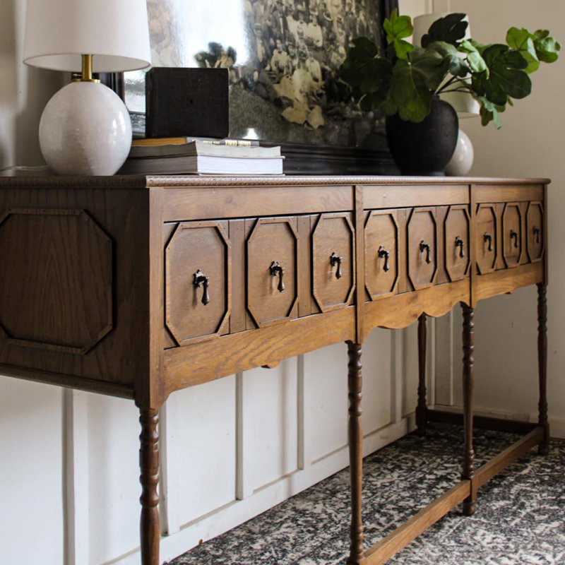 Console rétro de style français