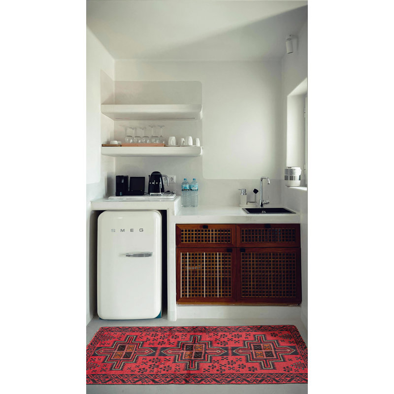 Rizbaft Red Rug 3'5" x 6'5"