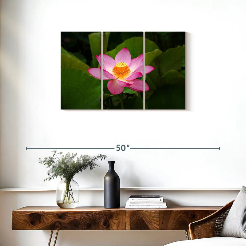 Fleur de lotus fraîche, H 20 po x l 33 po