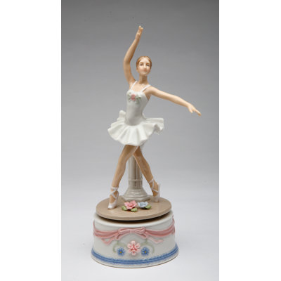 Figurine musicale ballerine fine en tutu