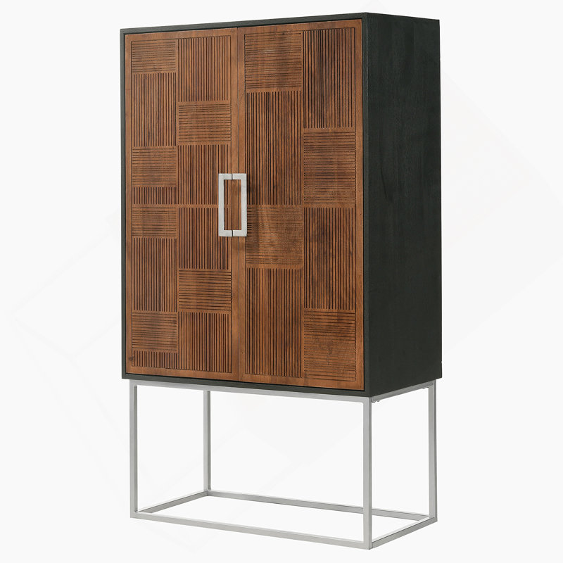 Armoire de bar sophistiquée à 2 portes avec éléments décoratifs et beaucoup de rangement pour recevoir dans n'importe quel espace de vie