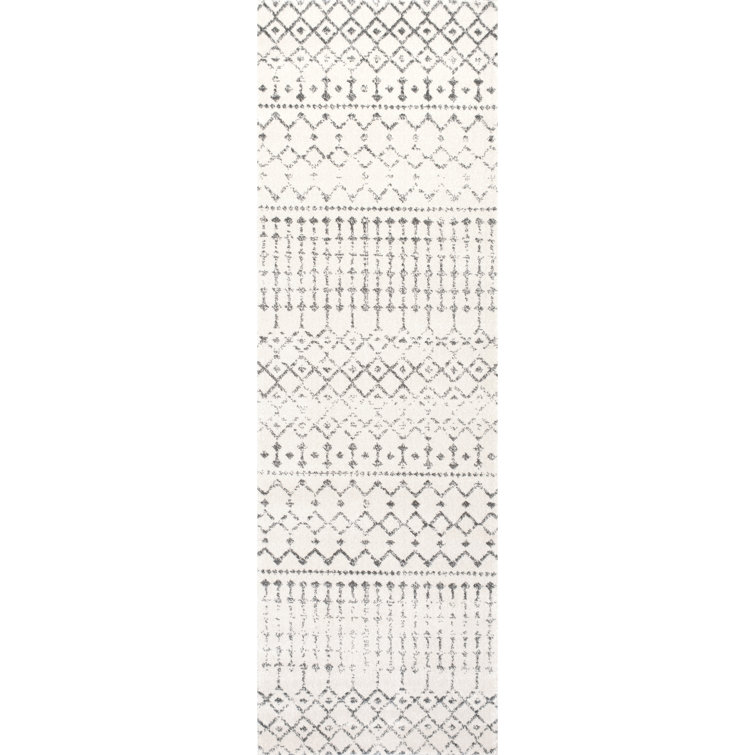 Giannini Geometric Moroccan Area Rug in Gray/ Off White