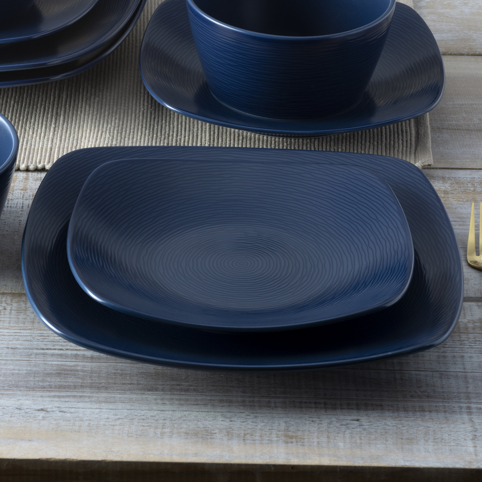 Colorscapes Swirl Porcelain Dinnerware Set - Service for 1, Navy
