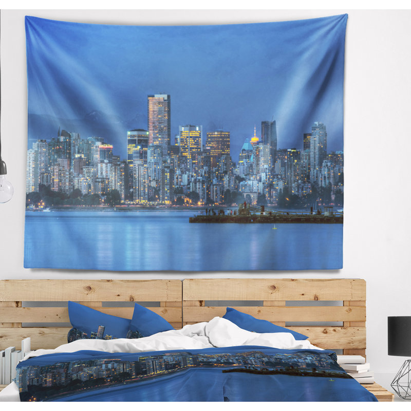 Tapisserie du centre-ville de Vancouver en soirée, H 50 po x l 60 po