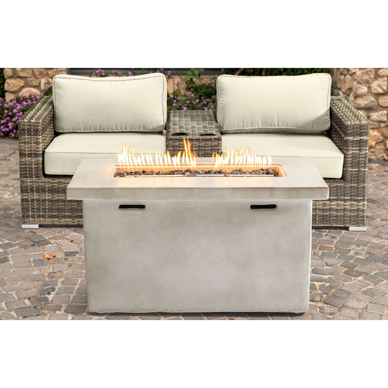 Ensemble de conversation pour 2 personnes avec coussins Sunbrella et foyer rectangulaire en béton LSI, Blanc