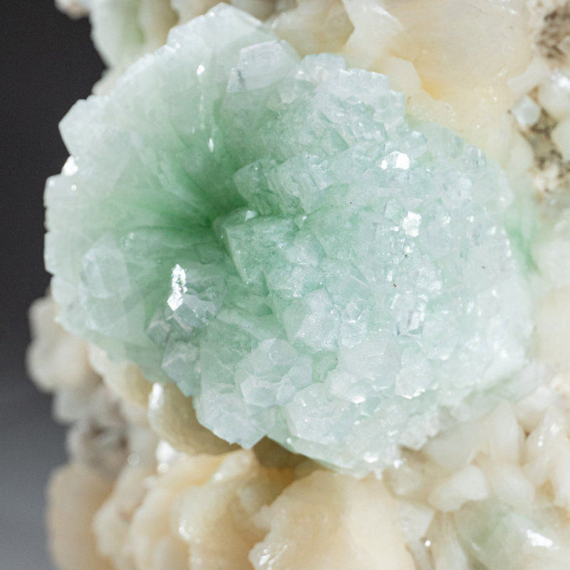 Gemme verte apophyllite avec stilbite de Jalgaon, Aurangabad, Maharastra, Inde
