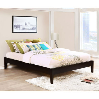 Grand lit à finition cappuccino - Simple mais fonctionnel, avec une limite de poids de 600 lb, la structure en bois de couleur élégante et tendance ajoute du charme à la chambre à coucher