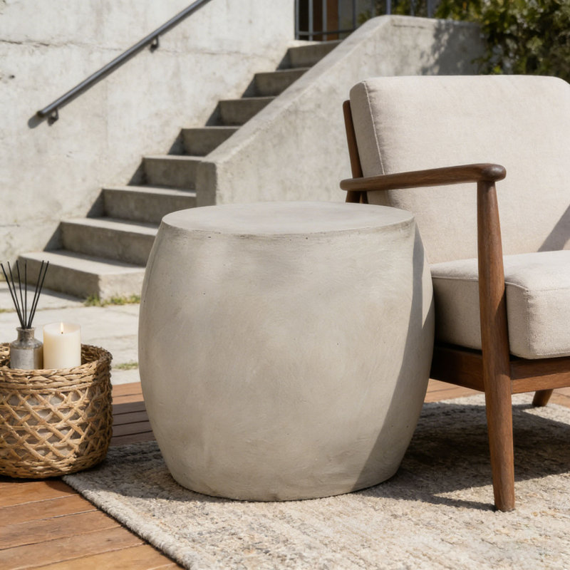 Table d'appoint d'extérieur en béton léger