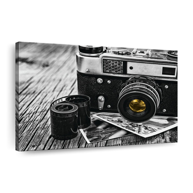 Appareil photo rétro sur toile, H 34 po x l 51 po x P 1,25 po