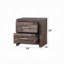 Table de chevet contemporaine en bois au fini chêne avec deux tiroirs de rangement, table d'appoint, motif de planches | Idée de cadeau