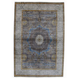 Hand Knotted Wool Area Rug in Silver And White