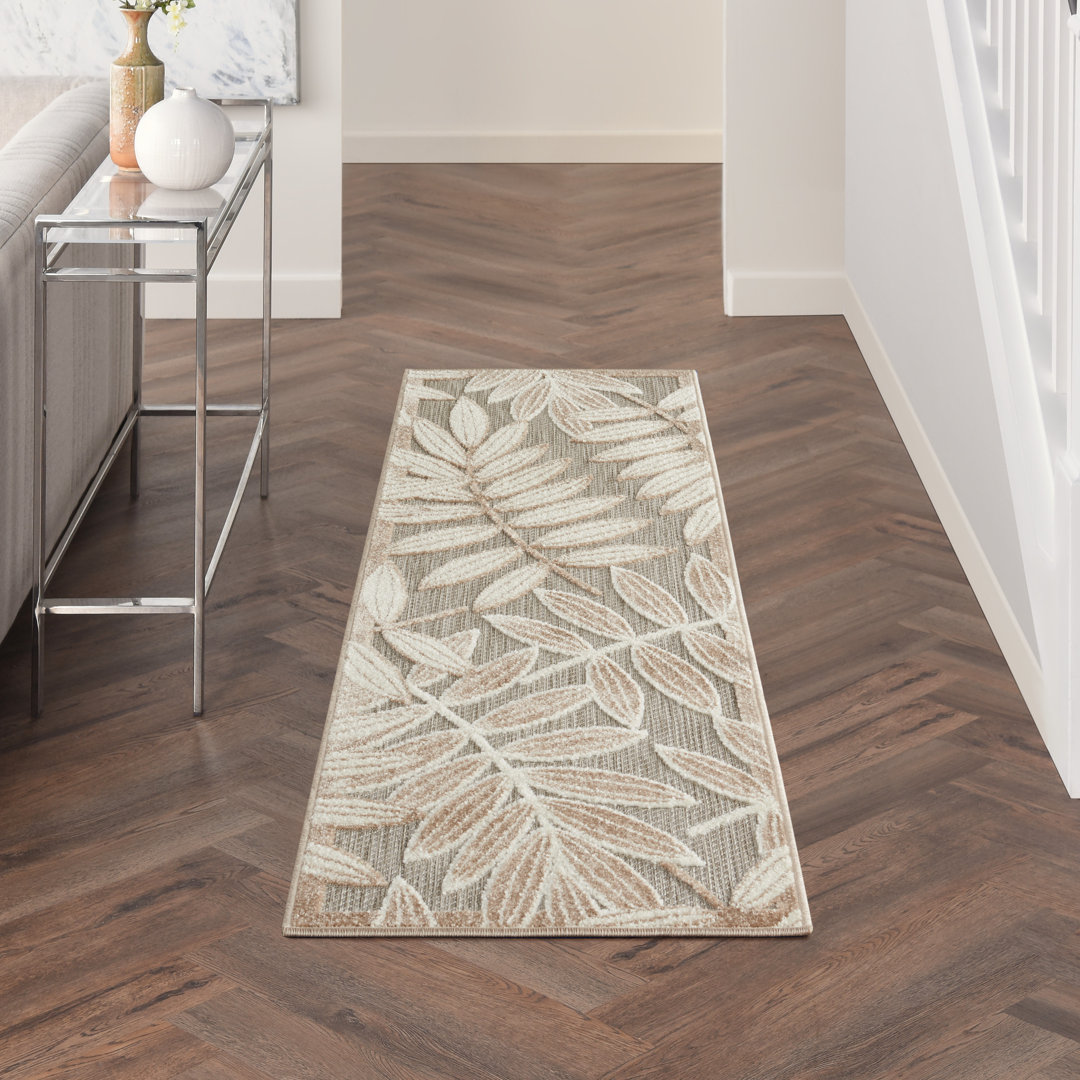 Arnhold Floral Indoor/Outdoor Area Rug in Tan/Cream/Gray Lark Manor™ Rug 