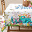 Nappe de Pâques avec motif Joyeuses Pâques - avec lapin, œufs, camion et tulipe - idéale pour le dîner en plein air, le pique-nique et la décoration de la salle à manger