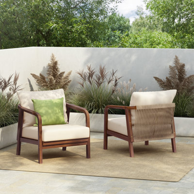 Méridienne de 28 po avec dossier tissé, structure en bois massif, coussins moelleux et accoudoirs courbés, idéale pour la détente sur le patio ou le jardin, parfaite pour les espaces de loisirs en plein air